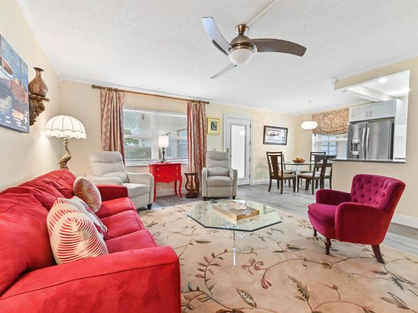 196 Burgundy E, Delray Beach FL 33484