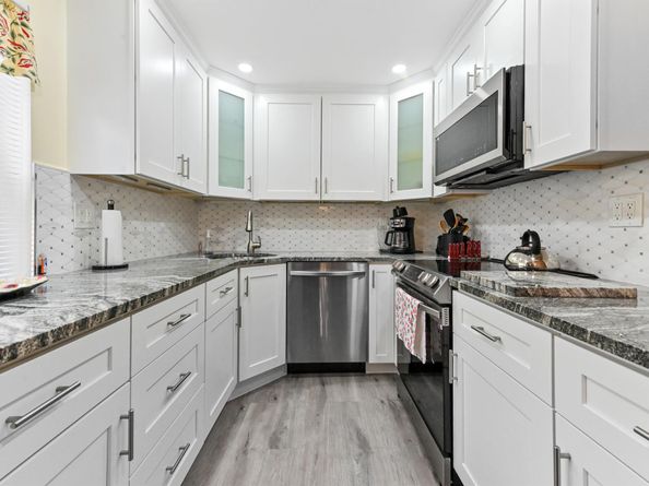 196 Burgundy E, Delray Beach FL 33484