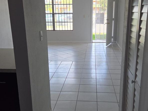 251 NW 177th St 119, Miami FL 33169