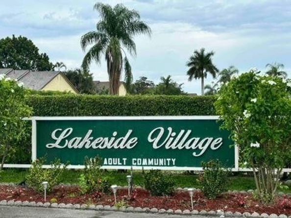 705 Lori Drive 104, Palm Springs FL 33461