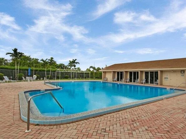 705 Lori Drive 104, Palm Springs FL 33461