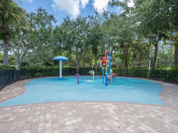 1439 Barlow Court, Palm Beach Gardens FL 33410