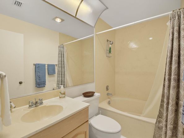 5055 Oak Hill Lane 222, Delray Beach FL 33484
