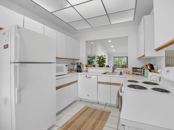 5055 Oak Hill Lane 222, Delray Beach FL 33484