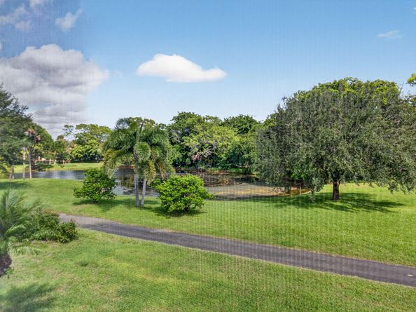 5055 Oak Hill Lane 222, Delray Beach FL 33484