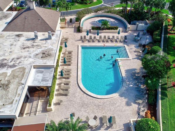 5055 Oak Hill Lane 222, Delray Beach FL 33484