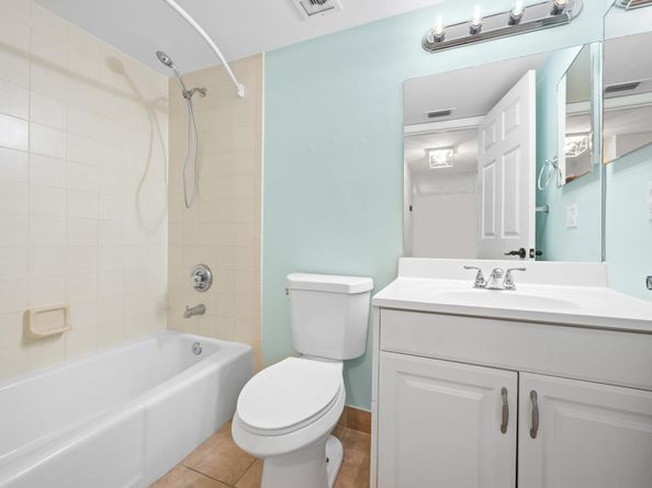 600 Uno Lago Drive 104, Juno Beach FL 33408