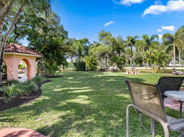 600 Uno Lago Drive 104, Juno Beach FL 33408