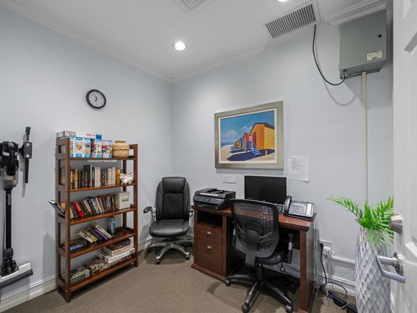 600 Uno Lago Drive 104, Juno Beach FL 33408