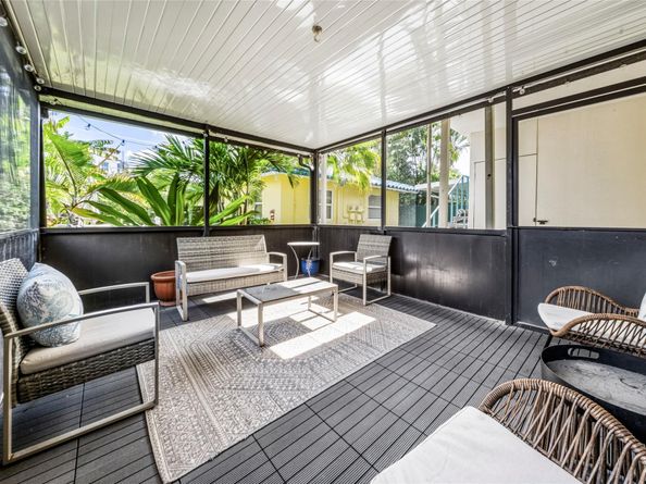 305 Hibiscus Ave, Pompano Beach FL 33062