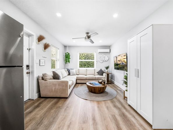 305 Hibiscus Ave, Pompano Beach FL 33062