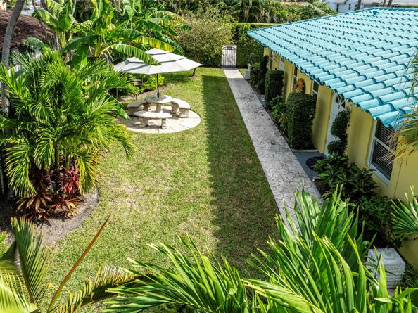 305 Hibiscus Ave, Pompano Beach FL 33062