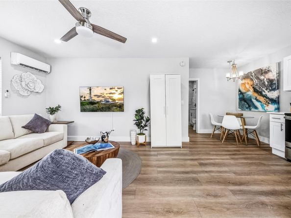 305 Hibiscus Ave, Pompano Beach FL 33062