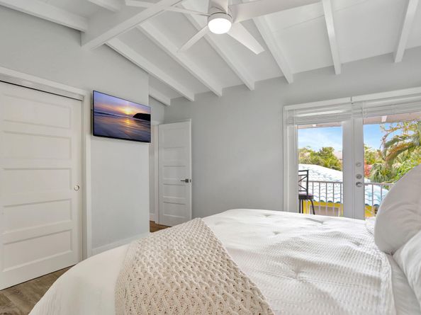 305 Hibiscus Ave, Pompano Beach FL 33062