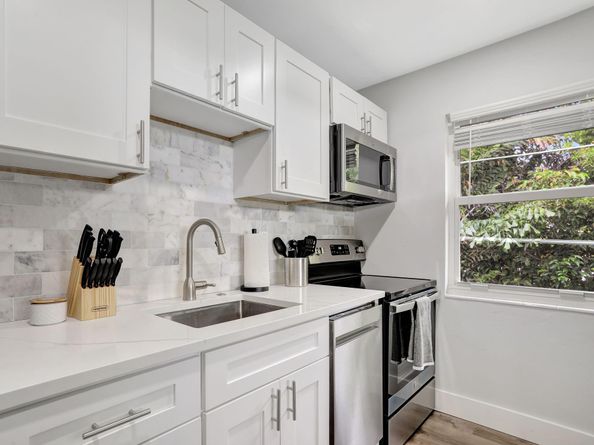 305 Hibiscus Ave, Pompano Beach FL 33062