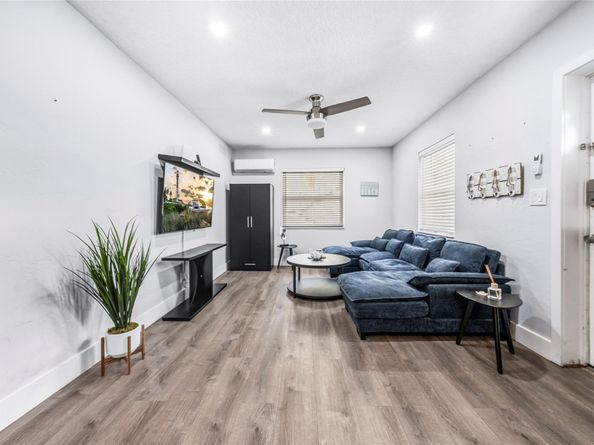 305 Hibiscus Ave, Pompano Beach FL 33062