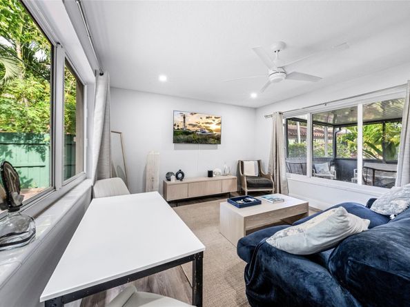 305 Hibiscus Ave, Pompano Beach FL 33062