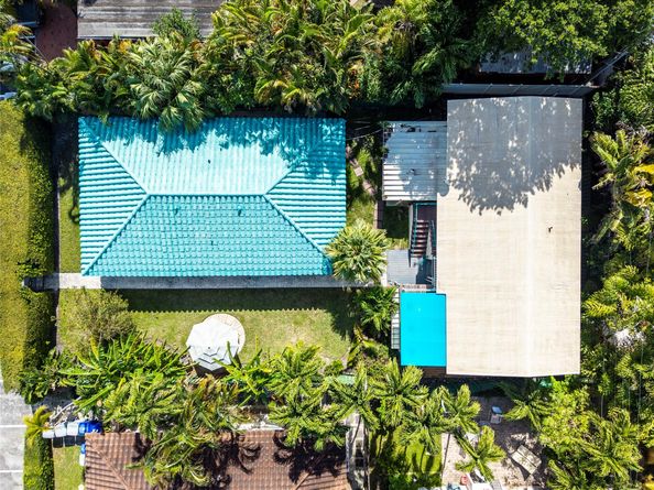 305 Hibiscus Ave, Pompano Beach FL 33062