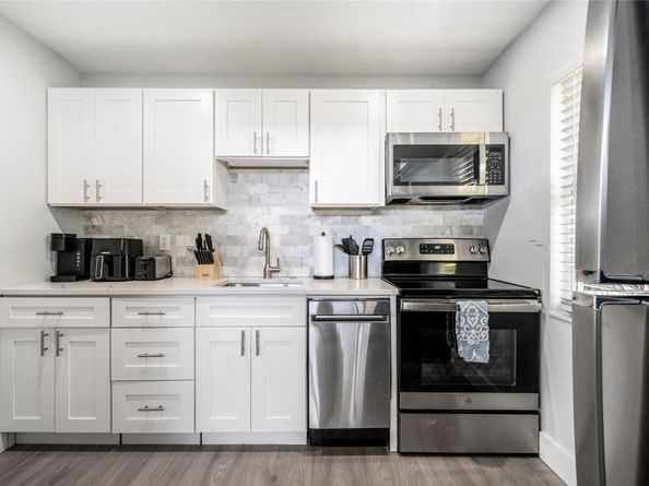 305 Hibiscus Ave, Pompano Beach FL 33062