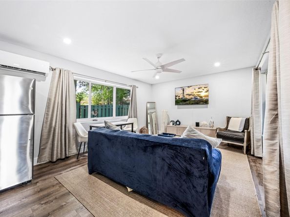 305 Hibiscus Ave, Pompano Beach FL 33062