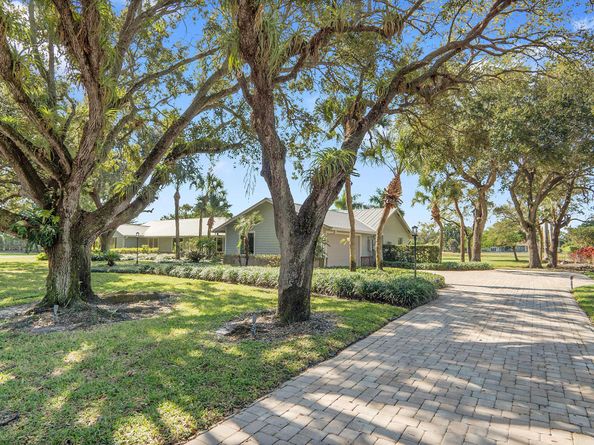 8631 Steeplechase Drive, Palm Beach Gardens FL 33418