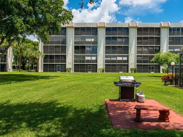 9220 SW 14th Street 328, Boca Raton FL 33428