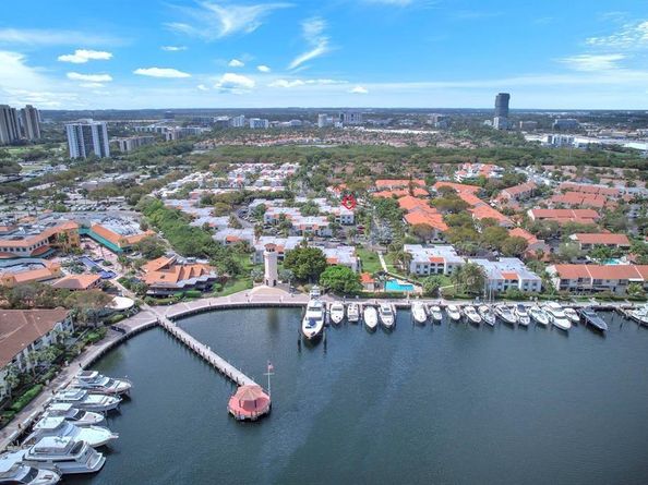 3571 Magellan Cir 3434, Aventura FL 33180