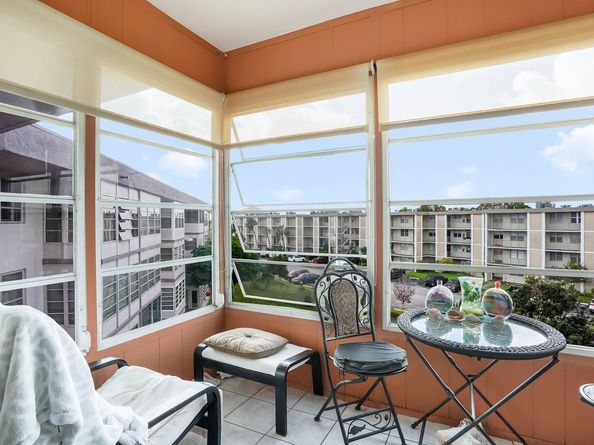 2881 NW 47th Ter 406, Lauderdale Lakes FL 33313