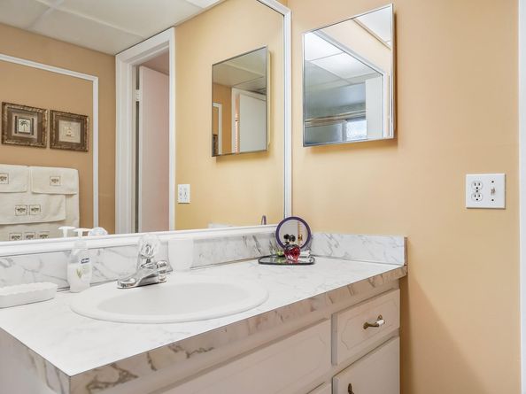 2881 NW 47th Ter 406, Lauderdale Lakes FL 33313