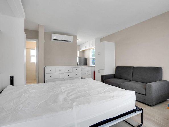 865 SE 20th Avenue 1, Deerfield Beach FL 33441