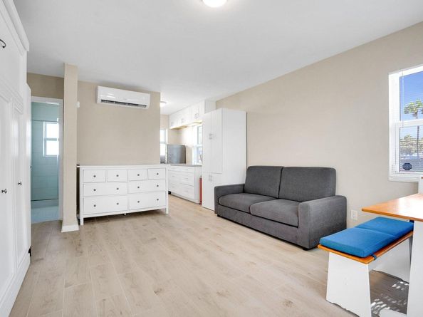 865 SE 20th Avenue 1, Deerfield Beach FL 33441