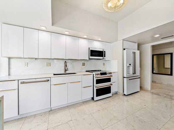 2100 S Ocean Lane 101102, Fort Lauderdale FL 33316