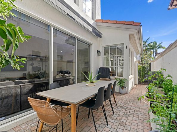 30 Stoney Drive, Palm Beach Gardens FL 33410