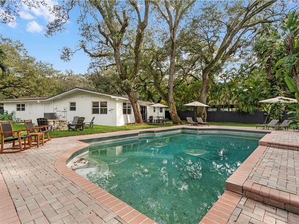 5840 SW 37th Ave, Dania Beach FL 33312