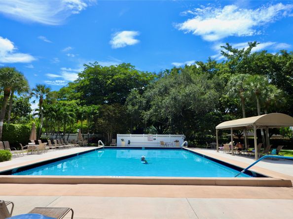 3505 Oaks Way 506, Pompano Beach FL 33069