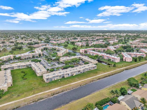 9121 Sunrise Lakes Blvd 106, Sunrise FL 33322