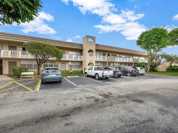 9121 Sunrise Lakes Blvd 106, Sunrise FL 33322