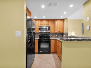 9121 Sunrise Lakes Blvd 106, Sunrise FL 33322