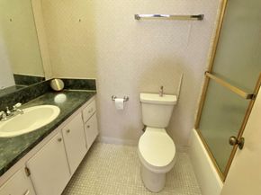 7 Greenway N 211, Royal Palm Beach FL 33411