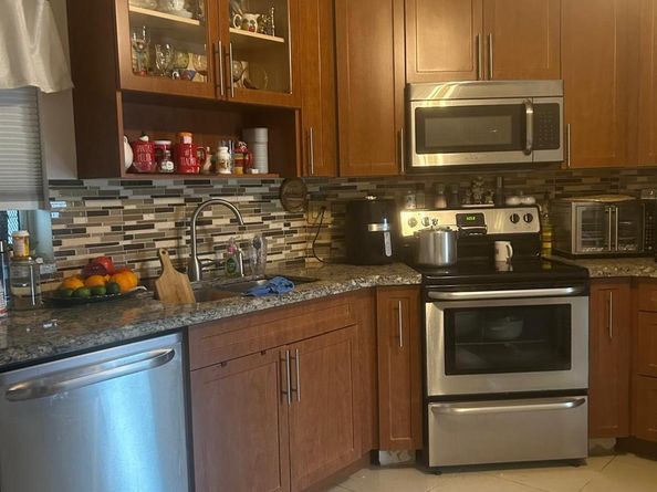 3 Greenway Vlg, Royal Palm Beach FL 33411