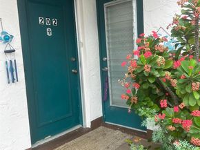 3 Greenway Vlg, Royal Palm Beach FL 33411