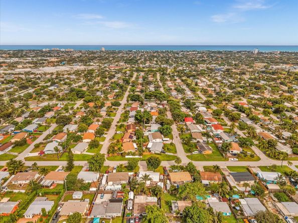 3201 NE 14th Ave, Pompano Beach FL 33064