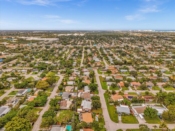 3201 NE 14th Ave, Pompano Beach FL 33064