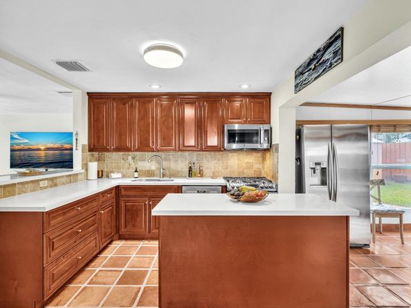 3201 NE 14th Ave, Pompano Beach FL 33064