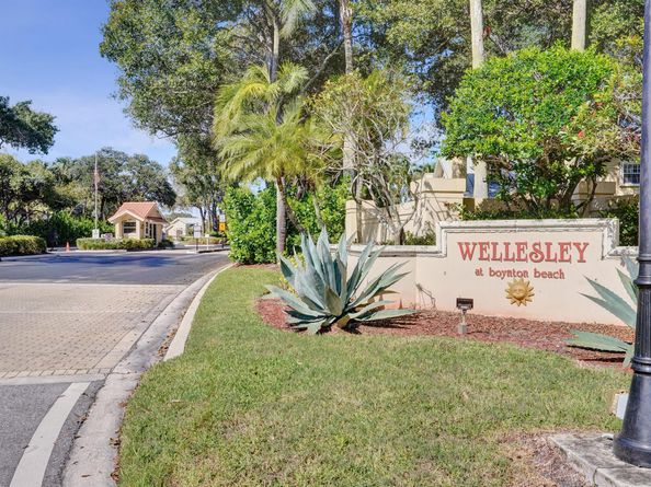 2401 Amherst Court, Boynton Beach FL 33436