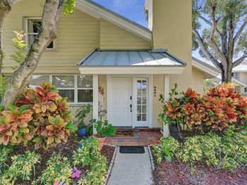 2401 Amherst Court