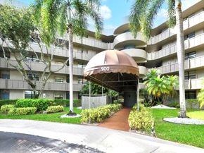 900 Colony Point Cir 221, Pembroke Pines FL 33026