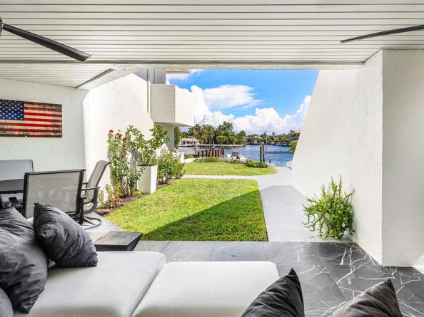 931 Palm Trail 4, Delray Beach FL 33483