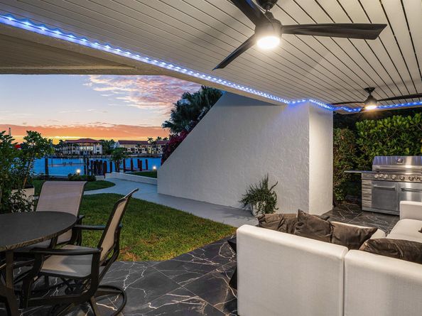 931 Palm Trail 4, Delray Beach FL 33483