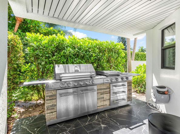 931 Palm Trail 4, Delray Beach FL 33483